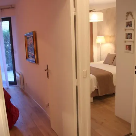 Le Refuge De Diane Apartment